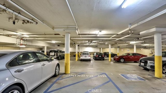 1878 Greenfield Avenue 204, Los Angeles, CA 90025
