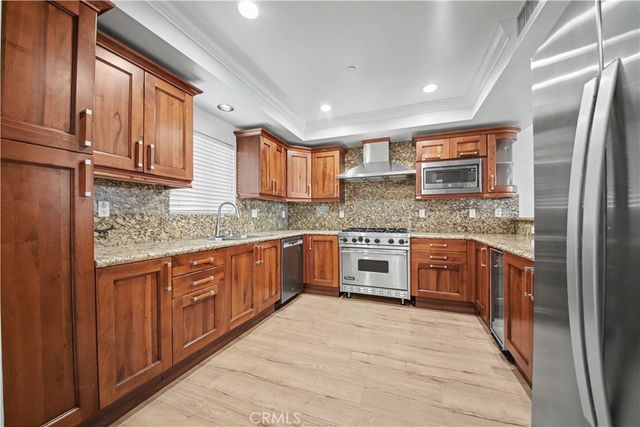 1878 Greenfield Avenue 204, Los Angeles, CA 90025