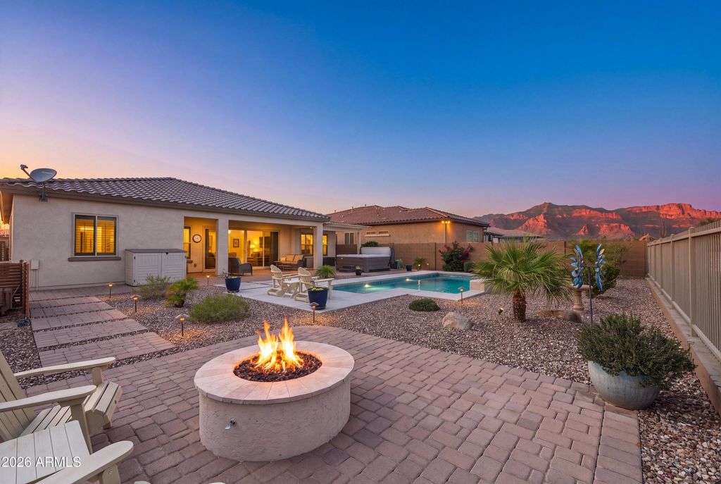 7313 S BENNETT Circle, Gold Canyon, AZ 85118 — photo 2