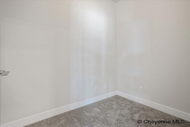 5806 ALEX RANCH RD, Cheyenne, WY 82007