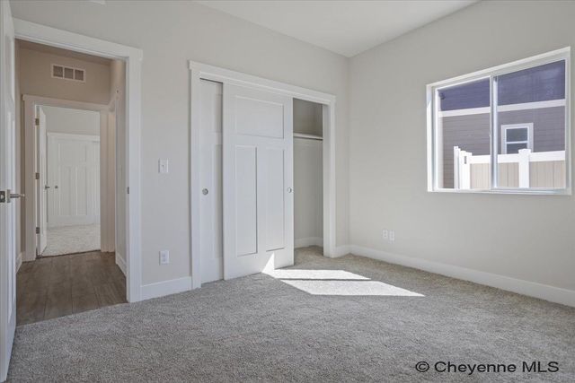 5806 ALEX RANCH RD, Cheyenne, WY 82007