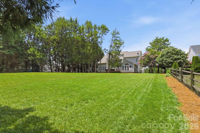 151 Corona Circle, Mooresville, NC 28117