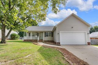 21 Oak Meadow Lane, Thomasville, NC 27360