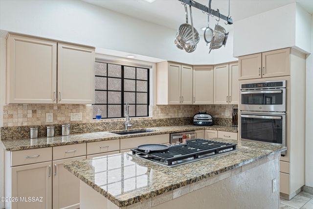 5620 E Binghampton Drive, Tucson, AZ 85712