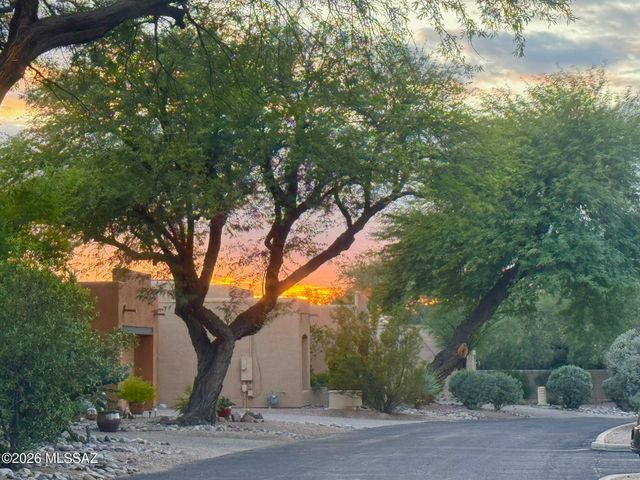 5620 E Binghampton Drive, Tucson, AZ 85712