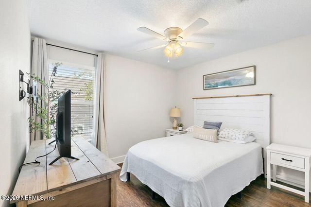422 10TH Street S, Jacksonville Beach, FL 32250