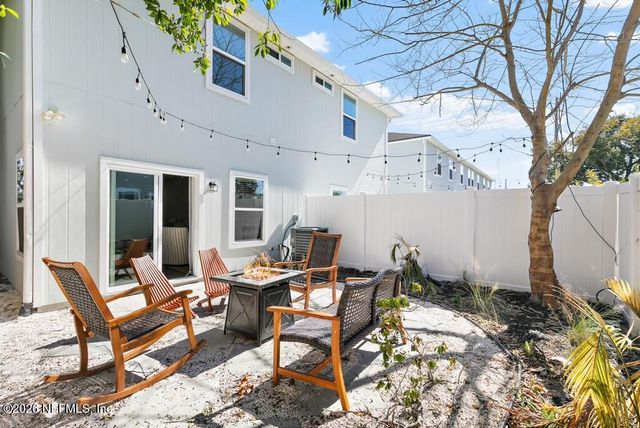 422 10TH Street S, Jacksonville Beach, FL 32250