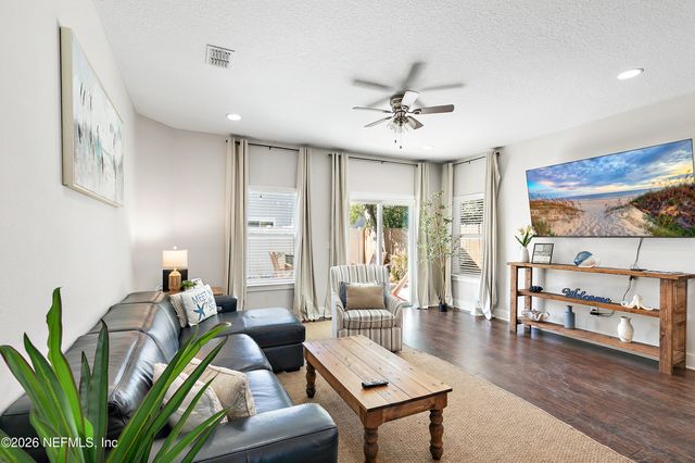 422 10TH Street S, Jacksonville Beach, FL 32250