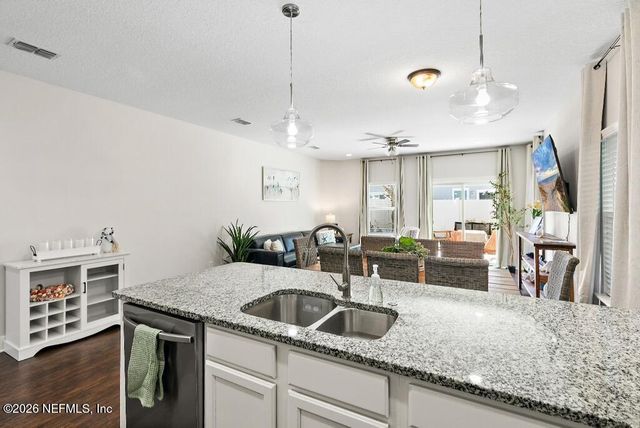 422 10TH Street S, Jacksonville Beach, FL 32250