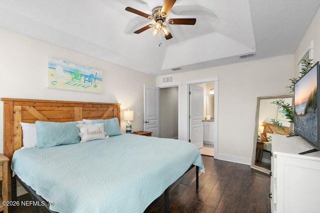 422 10TH Street S, Jacksonville Beach, FL 32250