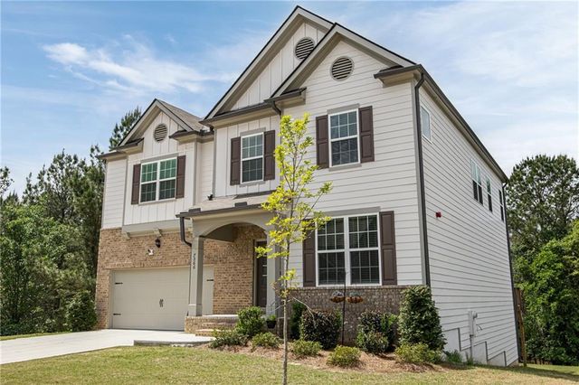 7566 Jennadee Drive, Fairburn, GA 30213