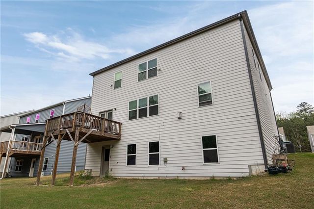 7566 Jennadee Drive, Fairburn, GA 30213