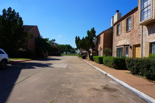 9901 Sharpcrest Street 8, Houston, TX 77036