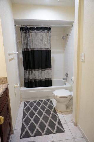 9901 Sharpcrest Street 8, Houston, TX 77036