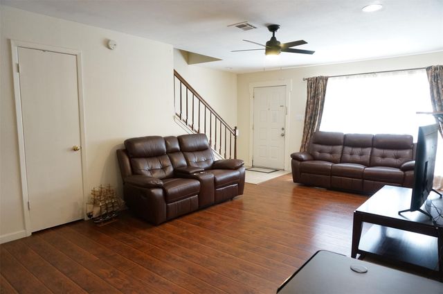 9901 Sharpcrest Street 8, Houston, TX 77036