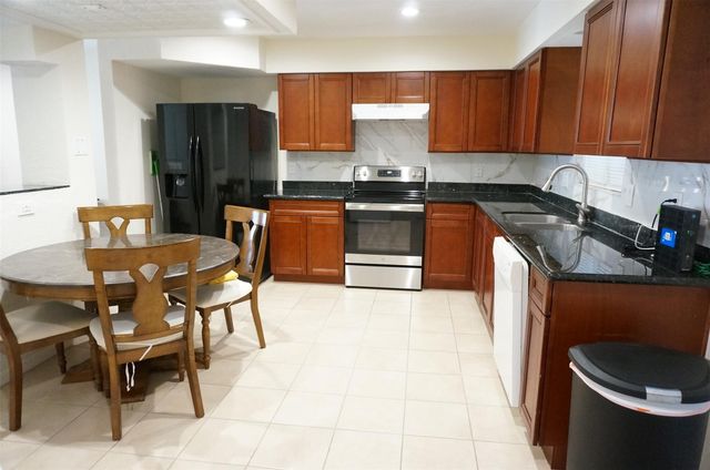 9901 Sharpcrest Street 8, Houston, TX 77036