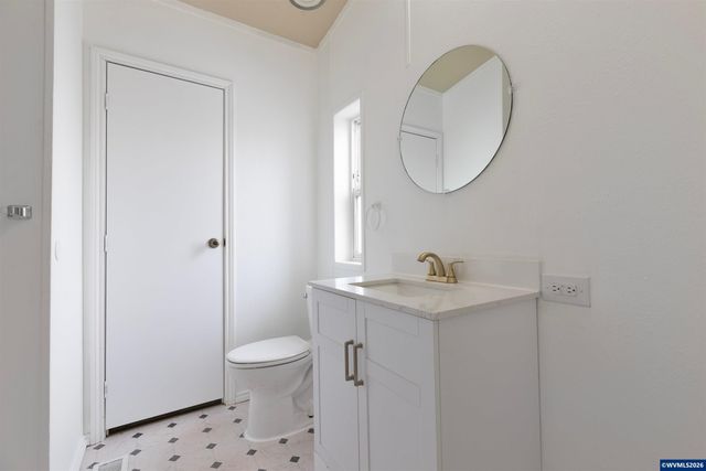 9000 NE M L King Bl 61, Portland, OR 97211