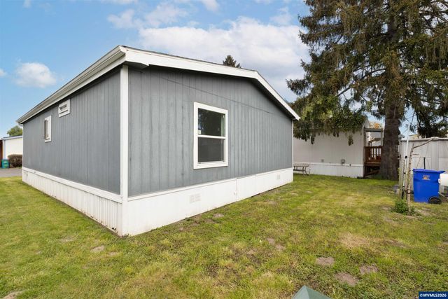 9000 NE M L King Bl 61, Portland, OR 97211