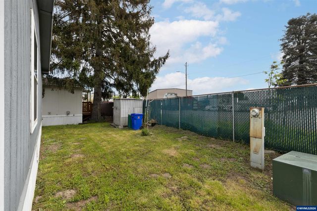 9000 NE M L King Bl 61, Portland, OR 97211