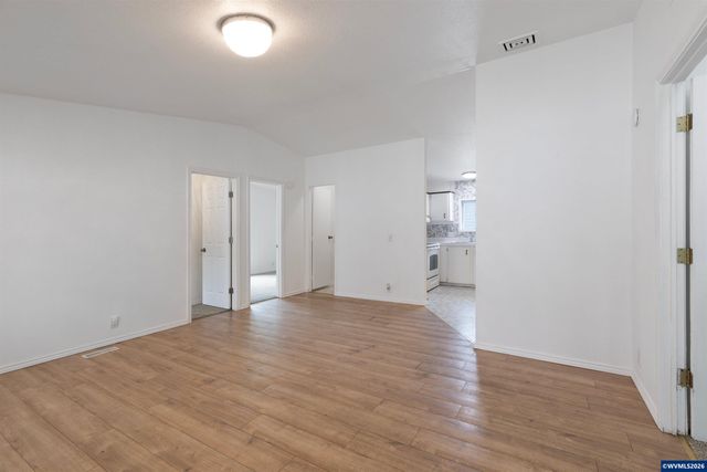 9000 NE M L King Bl 61, Portland, OR 97211