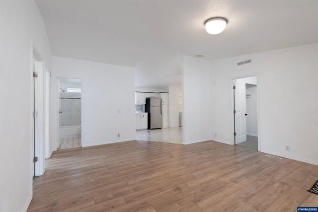 9000 NE M L King Bl 61, Portland, OR 97211