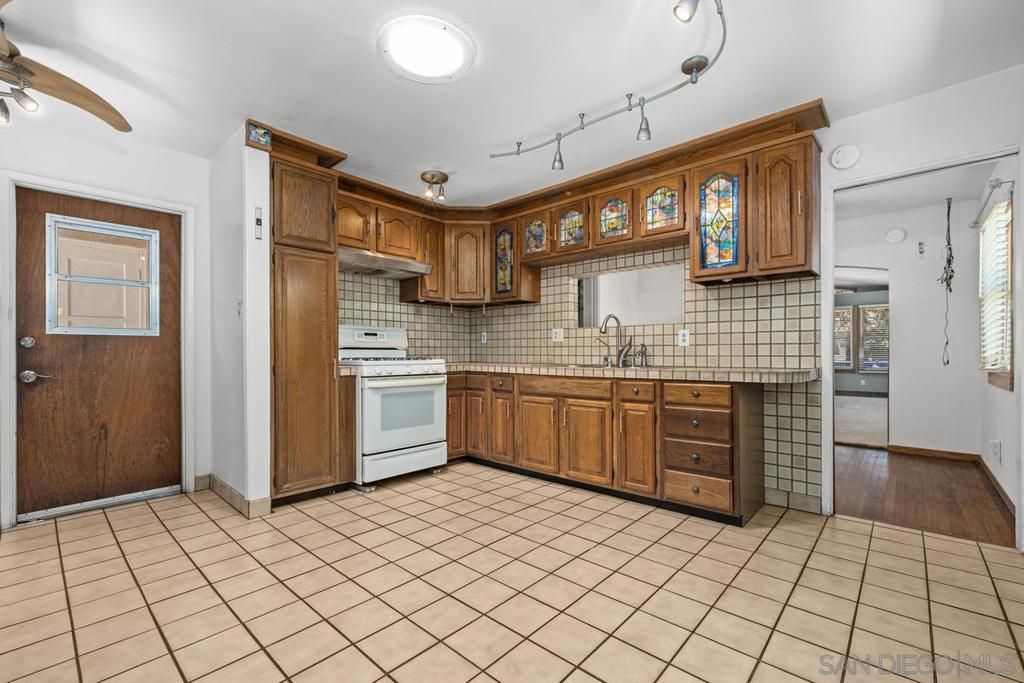 Image 14 of property listing at 261 Elder Avenue, Imperial Beach, CA 91932