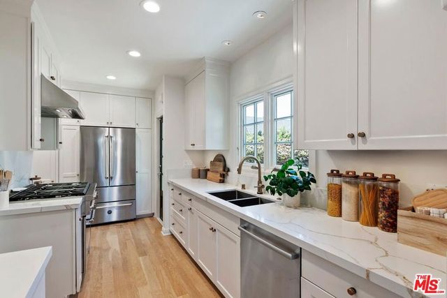 1628 S Sycamore Avenue, Los Angeles, CA 90019