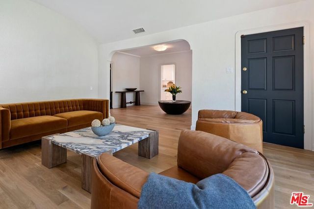 1628 S Sycamore Avenue, Los Angeles, CA 90019