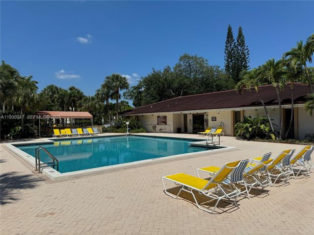 5550 NW 44th St 414B, Lauderhill, FL 33319