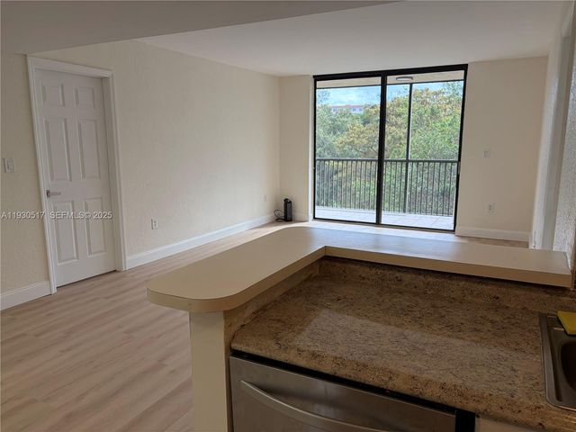 5550 NW 44th St 414B, Lauderhill, FL 33319