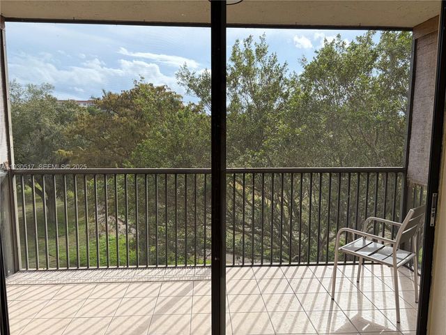 5550 NW 44th St 414B, Lauderhill, FL 33319