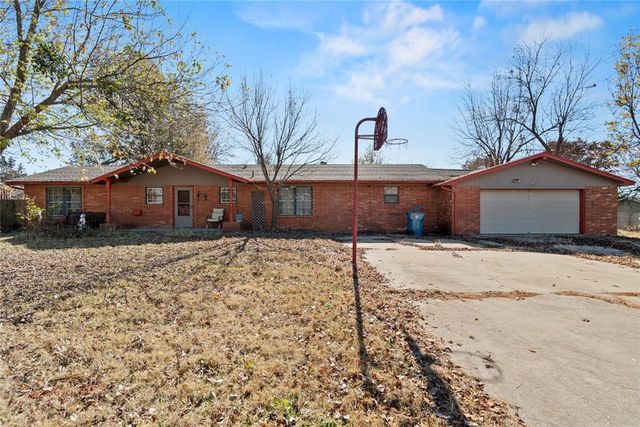 1916 Timber Ridge Drive, Newcastle, OK 73065