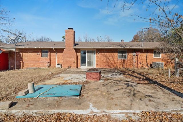 1916 Timber Ridge Drive, Newcastle, OK 73065