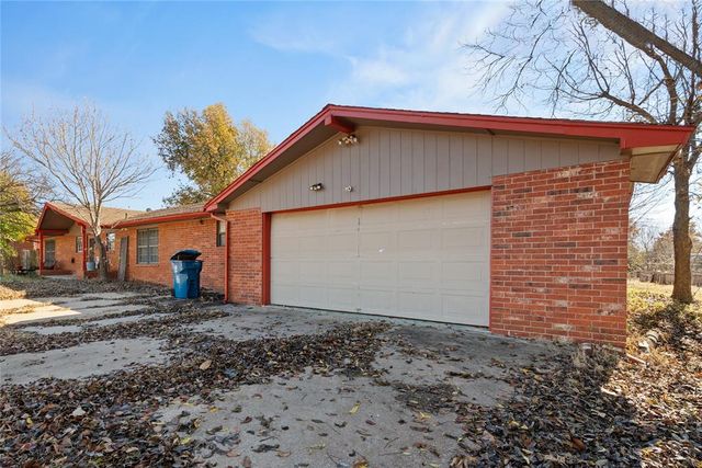 1916 Timber Ridge Drive, Newcastle, OK 73065