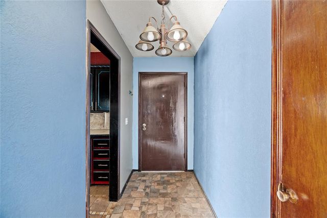 1916 Timber Ridge Drive, Newcastle, OK 73065