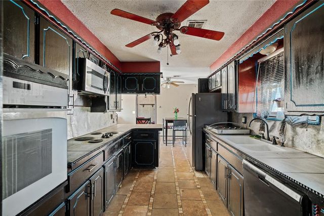 1916 Timber Ridge Drive, Newcastle, OK 73065