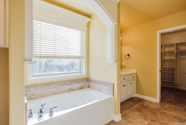 2705 Finley Loop, Bryant, AR 72022