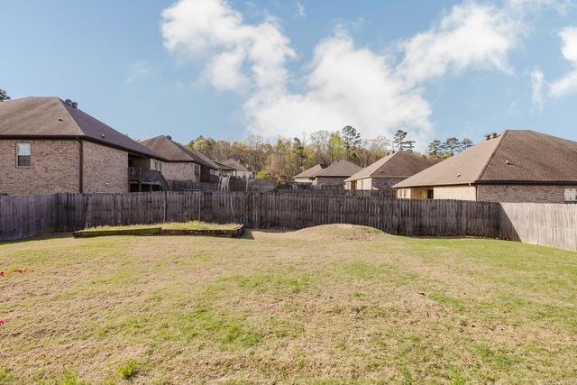 2705 Finley Loop, Bryant, AR 72022