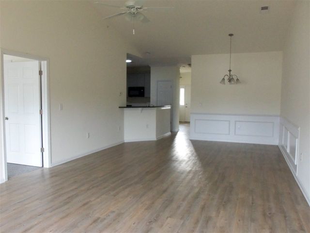 1144 Freeboard St. 202 middle, Murrells Inlet, SC 29576