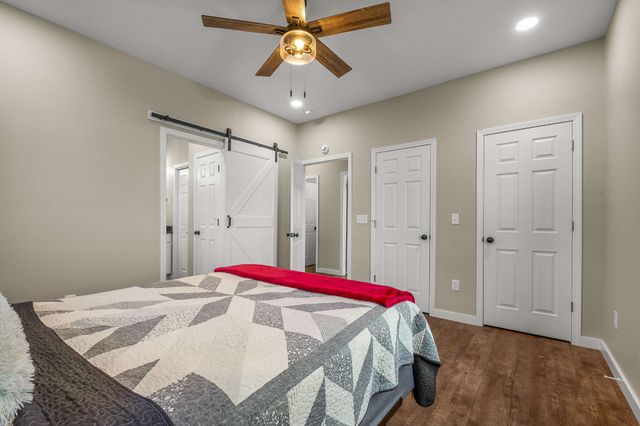 502 Meadowbrook Dr, Mcminnville, TN 37110