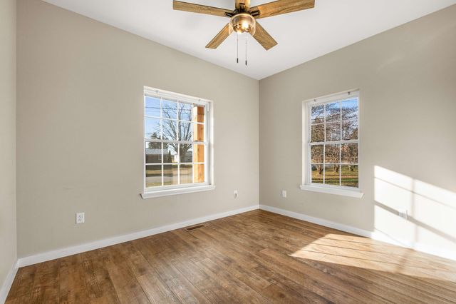 502 Meadowbrook Dr, Mcminnville, TN 37110