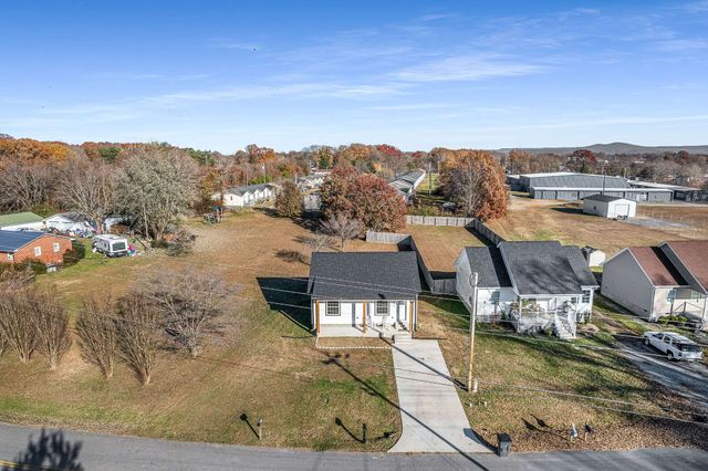 502 Meadowbrook Dr, Mcminnville, TN 37110