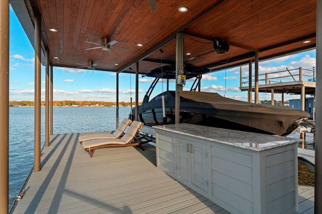 656 Enchanted Isles Drive, Mabank, TX 75156