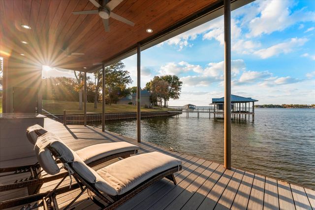 656 Enchanted Isles Drive, Mabank, TX 75156