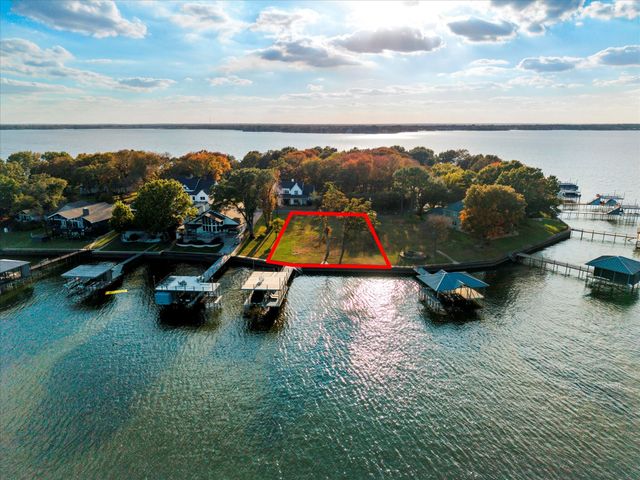 656 Enchanted Isles Drive, Mabank, TX 75156