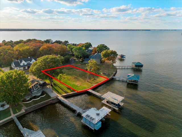 656 Enchanted Isles Drive, Mabank, TX 75156