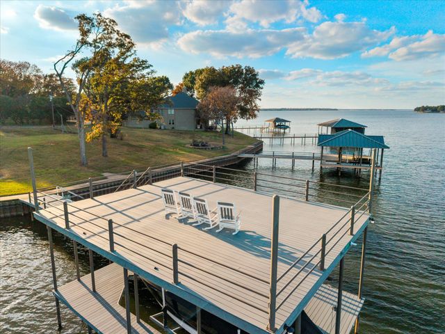 656 Enchanted Isles Drive, Mabank, TX 75156