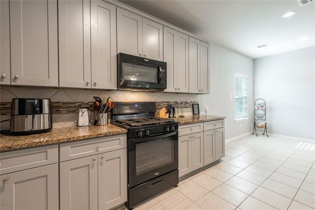 1008 8th Avenue N, Texas City, TX 77590