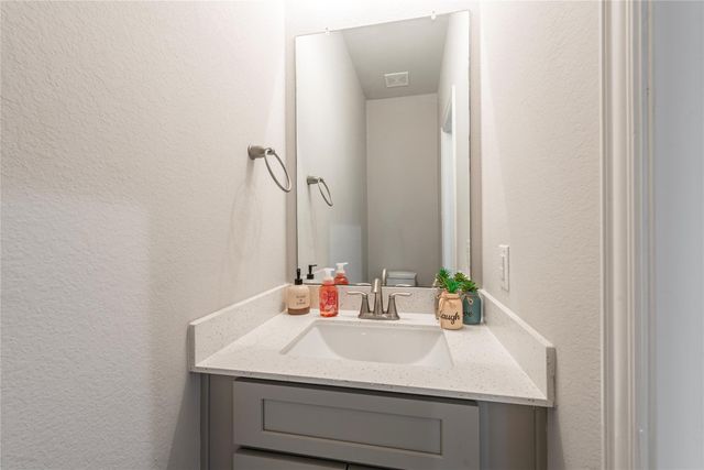 1008 8th Avenue N, Texas City, TX 77590