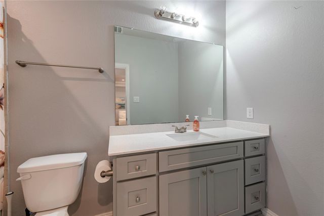 1008 8th Avenue N, Texas City, TX 77590